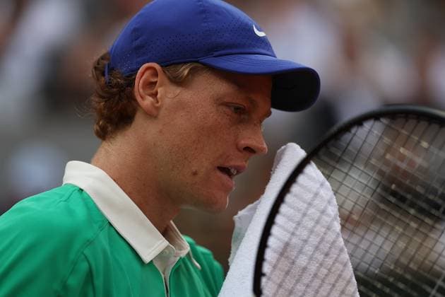 ROLAND GARROS 2025 Thierry Larret MAXPPP - PARIS (75) 06 06 2025 Thierry Larret Maxppp. Tennis. Roland Garros 2025. Internationaux de France de tennis. Stade Roland Garros, Paris (75). Le 6 juin 2025. Court Philippe Chatrier : Demi-Finale Hommes, Jannik SINNER (ITA) vs Novak DJOKOVIC (SRB). (ESP). PARIS (75) STADE ROLAND GARROS PARIS ILE DE FRANCE FRANCE  Copyright: xMAXPPPxThierryxLarretx TLR202506062309 TLR202506062309