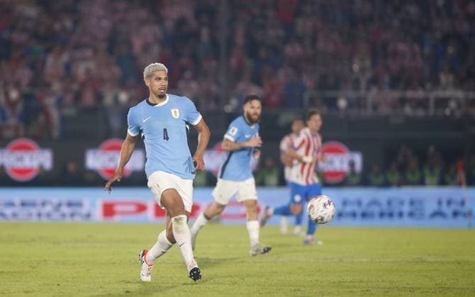 ASUNCION, PARAGUAY - JUNE 05: Ronald Araujo of Uruguay national team, Nationalteam during the FIFA World Cup, WM, Weltmeisterschaft, Fussball 2026 Qualifier match between Paraguay and Uruguay at Estadio Defensores del Chaco on June 05, 2025 in Asuncion, Paraguay. National team of Paraguay v Uruguay - FIFA World Cup 2026 Qualifier match Copyright: xSFSIx
