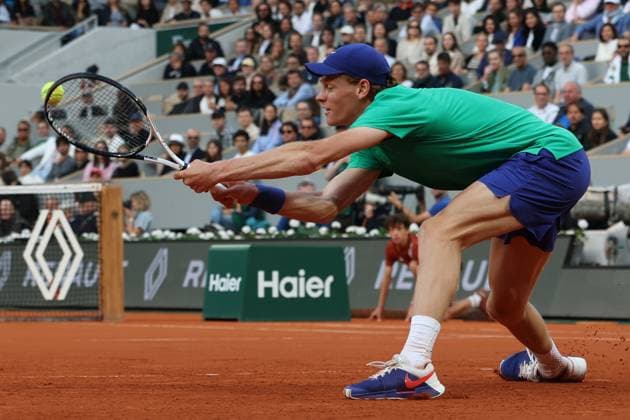June 6, 2025, Paris, Celestynow, France: JANNIK SINNER of Italy during the match against Novak Djokovic of Serbia in semi final men s singles of French Open 2025 at Roland Garros in Paris. Paris France - ZUMAc278 20250606_zsp_c278_069 Copyright: xMarcinxCholewinskix