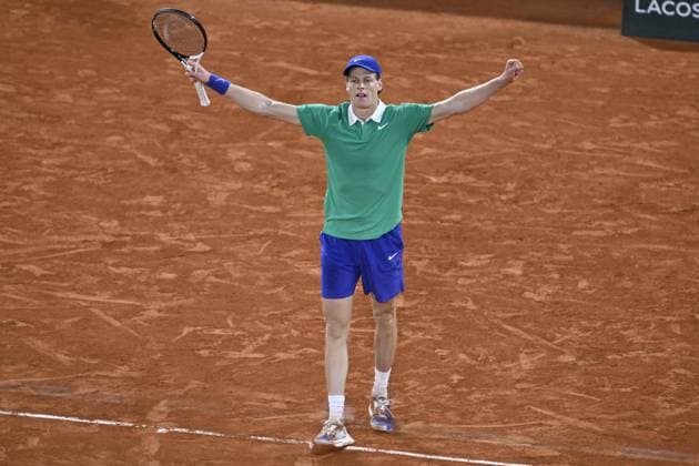 2025 Roland-Garros - Day 13 PARIS, FRANCE - JUNE 06: Italy s Jannik Sinner celebrates after winning his men s singles semi-final match against Serbia s Novak Djokovic on day 13 of the French Open tennis tournament on Court Philippe-Chatrier at the Roland-Garros Complex in Paris on June 6, 2025. Burak Akbulut Anadolu Paris France. Editorial use only. Please get in touch for any other usage.  Copyright: x2025xAnadoluxBurakxAkbulutx