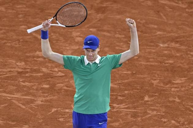 2025 Roland-Garros - Day 13 PARIS, FRANCE - JUNE 06: Italy s Jannik Sinner celebrates after winning his men s singles semi-final match against Serbia s Novak Djokovic on day 13 of the French Open tennis tournament on Court Philippe-Chatrier at the Roland-Garros Complex in Paris on June 6, 2025. Burak Akbulut Anadolu Paris France. Editorial use only. Please get in touch for any other usage.  Copyright: x2025xAnadoluxBurakxAkbulutx