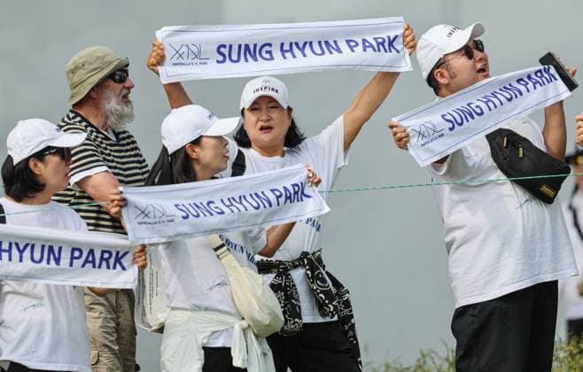 June 06, 2025: Fans show up for support for Sung Hyun during the ShopRite LPGA, Golf Damen Classic Presented by Acer in Galloway, NJ. CSM Galloway United States of America - ZUMAc04_ 20250606_zma_c04_056 Copyright: xMikexLangishx