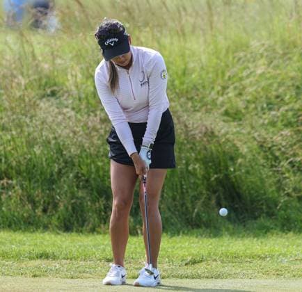 June 06, 2025: Brianna Do chips onto the green during the ShopRite LPGA, Golf Damen Classic Presented by Acer in Galloway, NJ. CSM Galloway United States of America - ZUMAc04_ 20250606_zma_c04_115 Copyright: xMikexLangishx