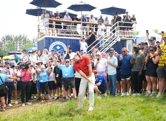 June 6, 2025, Caledon, On, CANADA: Rory McIlroy hits a chip shot from the rough on the fifth hole during second round of the RBC Canadian Open golf tournament in Caledon, Ont., on Friday, June 6, 2025. Golf 2025: Canadian Open: Second Round  - ZUMAc35_ 20250606_zaf_c35_139 Copyright: xNathanxDenettex