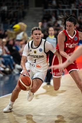 Alexandra Wilke 3, Germany prevails against Clicay Tukur 4, Turkey DBB National Team Germany Turkey SNP Dome Heidelberg 06 06 2025 Copyright: HMBxMedia JonasxDinger