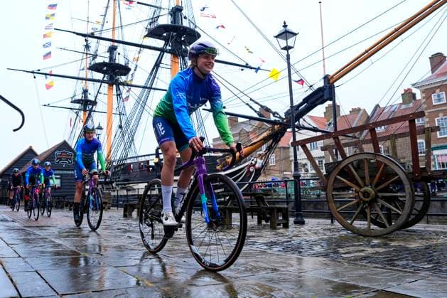 2025 Lloyds Tour of Britain Women Picture by Olly Hassell SWpix.com - 06 06 2025 - Cycling - UCI Women s World Tour - 2025 Lloyds Tour of Britain Women - Stage 2: Hartlepool to Saltburn-by-the-Sea - Tamsin Miller (DAS - Hutchinson) before the start of Stage 2 Copyright: x xSWpix.comx(t axPhotographyxHubxLtd)xOllyxHassell SWpix.comx SWP-2945-0148