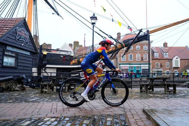 2025 Lloyds Tour of Britain Women Picture by Olly Hassell SWpix.com - 06 06 2025 - Cycling - UCI Women s World Tour - 2025 Lloyds Tour of Britain Women - Stage 2: Hartlepool to Saltburn-by-the-Sea - Elizabeth Deignan (Lidl - Trek) before the start of Stage 2 Copyright: x xSWpix.comx(t axPhotographyxHubxLtd)xOllyxHassell SWpix.comx SWP-2945-0153