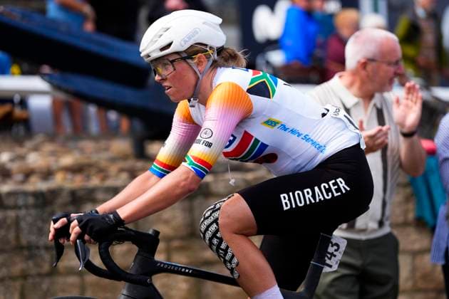 2025 Lloyds Tour of Britain Women Picture by Olly Hassell SWpix.com - 06 06 2025 - Cycling - UCI Women s World Tour - 2025 Lloyds Tour of Britain Women - Stage 2: Hartlepool to Saltburn-by-the-Sea - S annara Grove (CJ O Shea Racing) climbs Saltburn Bank for the final time Copyright: x xSWpix.comx(t axPhotographyxHubxLtd)xOllyxHassell SWpix.comx SWP-2945-0263