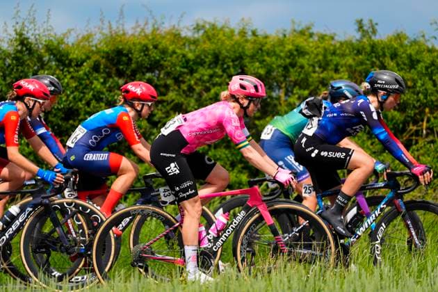 2025 Lloyds Tour of Britain Women Picture by Olly Hassell SWpix.com - 06 06 2025 - Cycling - UCI Women s World Tour - 2025 Lloyds Tour of Britain Women - Stage 2: Hartlepool to Saltburn-by-the-Sea - Sarah Roy (EF Education-Oatly) Copyright: x xSWpix.comx(t axPhotographyxHubxLtd)xOllyxHassell SWpix.comx SWP-2945-0193