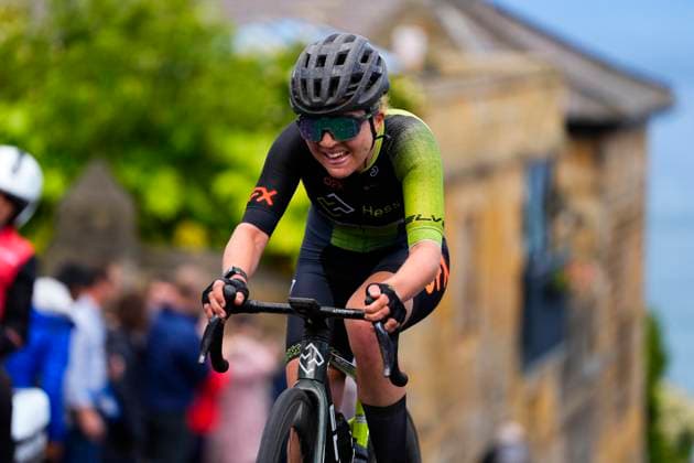 2025 Lloyds Tour of Britain Women Picture by Olly Hassell SWpix.com - 06 06 2025 - Cycling - UCI Women s World Tour - 2025 Lloyds Tour of Britain Women - Stage 2: Hartlepool to Saltburn-by-the-Sea - Grace Lister (Hess Cycling Team) climbs Saltburn Bank for the final time Copyright: x xSWpix.comx(t axPhotographyxHubxLtd)xOllyxHassell SWpix.comx SWP-2945-0243