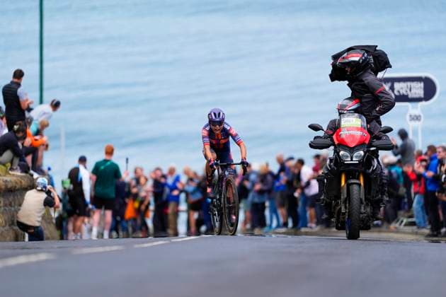 2025 Lloyds Tour of Britain Women Picture by Olly Hassell SWpix.com - 06 06 2025 - Cycling - UCI Women s World Tour - 2025 Lloyds Tour of Britain Women - Stage 2: Hartlepool to Saltburn-by-the-Sea - Mara Roldan (Team Picnic PostNL) climbs Saltburn Bank for the final time Copyright: x xSWpix.comx(t axPhotographyxHubxLtd)xOllyxHassell SWpix.comx SWP-2945-0216
