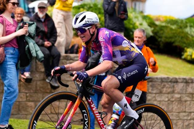 2025 Lloyds Tour of Britain Women Picture by Olly Hassell SWpix.com - 06 06 2025 - Cycling - UCI Women s World Tour - 2025 Lloyds Tour of Britain Women - Stage 2: Hartlepool to Saltburn-by-the-Sea - Marta Lach (Team SD Worx - Protime) climbs Saltburn Bank for the final time Copyright: x xSWpix.comx(t axPhotographyxHubxLtd)xOllyxHassell SWpix.comx SWP-2945-0249