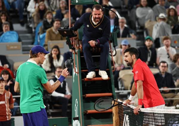 Sport Bilder des Tages (250607) -- PARIS, June 7, 2025 -- Jannik Sinner (L) and Novak Djokovic (R) communicate during the men s singles semifinal match between Jannik Sinner of Italy and Novak Djokovic of Serbia at the French Open tennis tournament at Roland Garros, Paris, France, June 6, 2025. ) (SP)FRANCE-PARIS-TENNIS-FRENCH OPEN-MEN S SINGLES-SEMIFINALS LixJing 