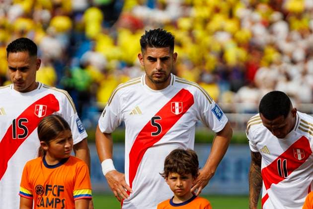 Barranquilla, Colombia - June 06: Carlos Zambrano of Peru getting into the field prior to the FIFA World Cup, WM, Weltmeisterschaft, Fussball 2026 Qualifier match between Colombia and Peru at Estadio Metropolitano Roberto MelÃ ndez on June 06, 2025 in Barranquilla, Colombia. (Photo by Mauricio Duque Eurasia Images) Barranquilla Estadio Metropolitano Roberto MelÃ ndez Colombia *** Barranquilla, Colombia June 06 Carlos Zambrano of Peru getting into the field prior to the FIFA World Cup 2026 Qualifier match between Colombia and Peru at Estadio Metropolitano Roberto Melí ndez on June 06, 2025 in Barranquilla, Colombia Photo by Mauricio Duque Eurasia Sport Images Barranquilla Estadio Metropolitano Roberto Melí ndez Colombia Copyright: x x2025xEurasiaxSportxImagesx jp-en-EuSpIm-MF5_DQE_Colombia_Peru_06Jun2025_CO074