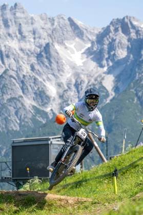 MOUNTAINBIKE - UCI MTB World Series LEOGANG,AUSTRIA,07.JUN.25 - CYCLING, MOUNTAIN BIKE - UCI Mountainbike World Cup, downhill. Image shows Carter Sloan (AUS).  GEPAxpictures xWolfgangxKofler