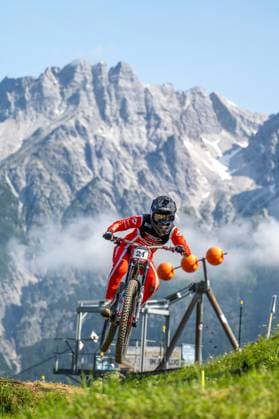 MOUNTAINBIKE - UCI MTB World Series LEOGANG,AUSTRIA,07.JUN.25 - CYCLING, MOUNTAIN BIKE - UCI Mountainbike World Cup, downhill. Image shows Valentina Roa Sanchez (COL).  GEPAxpictures xWolfgangxKofler