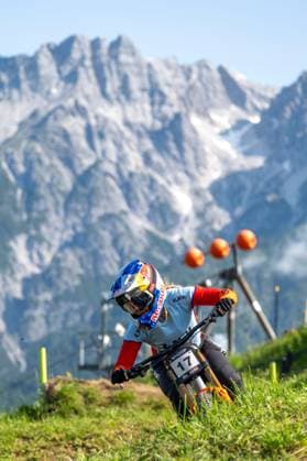 MOUNTAINBIKE - UCI MTB World Series LEOGANG,AUSTRIA,07.JUN.25 - CYCLING, MOUNTAIN BIKE - UCI Mountainbike World Cup, downhill. Image shows Jess Blewitt (NZL).  GEPAxpictures xWolfgangxKofler