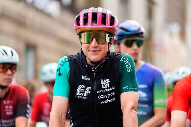 2025 Lloyds Tour of Britain Women Picture by Olly Hassell SWpix.com - 07 06 2025 - Cycling - UCI Women s World Tour - 2025 Lloyds Tour of Britain Women - Stage 3: The Scottish Borders Stage, Kelso - Kristen Faulkner (EF Education-Oatly) in the General Classification jersey Copyright: x xSWpix.comx(t axPhotographyxHubxLtd)xOllyxHassell SWpix.comx SWP-2945-0310