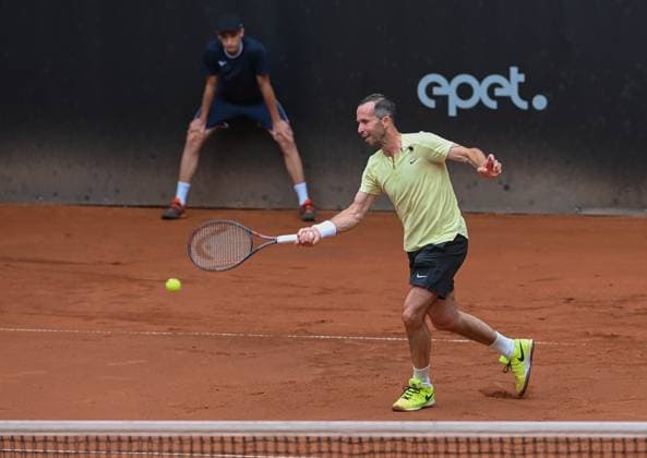 Czech Davis Cup winner Radek Stepanek returns a ball to Czech tennis player Maxim Mrva during their exhibition match at the UniCredit Czech Open, ATP, Tennis Herren Challenger tour in Prostejov, Czech Republic, June 7, 2025. (CTKxPhoto LudekxPerina) CTKPhotoP2025060702184  CTKPhotoP2025060702184