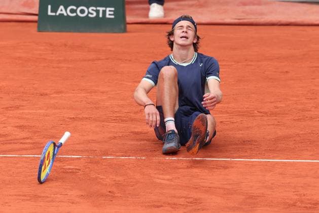 Niels McDonald GER cheers after the victory, jubilation, joy, emotion, Boys Singles, Boys Singles, Final, Final Tennis French Open 2025 Roland Garros Paris France June 7, 2025 Copyright: xJuergenxHasenkopfx