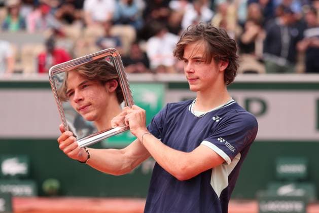 Winner Niels McDonald GER with the trophy, Boys Single, Boys Singles, Award Ceremony, Presentation Tennis French Open 2025 Roland Garros Paris France 7 June 2025 Copyright: xJuergenxHasenkopfx