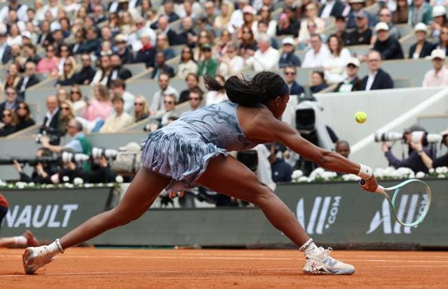(250607) -- PARIS, June 7, 2025 -- Coco Gauff returns a shot during the women s singles final match between Aryna Sabalenka of Belarus and Coco Gauff of the United States at the French Open tennis tournament at Roland Garros, Paris, France, June 7, 2025. ) (SP)FRANCE-PARIS-TENNIS-FRENCH OPEN-WOMEN S SINGLES-FINAL GaoxJing 