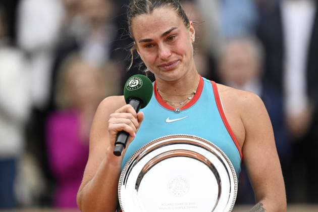 2025 Roland-Garros - Day 14 PARIS, FRANCE - JUNE 07: Aryna Sabalenka speaks to the crowd following her defeat to Coco Gauff of United States in the Women s Singles Final match on Day Fourteen of the 2025 French Open at Roland Garros on June 07, 2025 in Paris, France. Burak Akbulut Anadolu Paris France. Editorial use only. Please get in touch for any other usage.  Copyright: x2025xAnadoluxBurakxAkbulutx