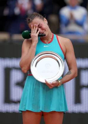 Aryna Sabalenka of Belarus frustrated French Open Tennis, Day Fourteen, Tennis, Roland Garros, Paris, France - 07 Jun 2025 EDITORIAL USE ONLY No use with unauthorised audio, video, data, fixture lists, club league logos or live services. Online in-match use limited to 120 images, no video emulation. No use in betting, games or single club league player publications. Copyright: xEllaxLing Shutterstockx 15346222an
