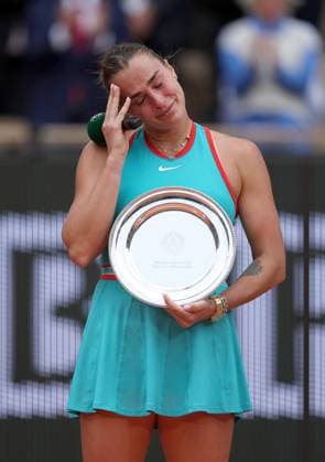 Aryna Sabalenka of Belarus frustrated French Open Tennis, Day Fourteen, Tennis, Roland Garros, Paris, France - 07 Jun 2025 EDITORIAL USE ONLY No use with unauthorised audio, video, data, fixture lists, club league logos or live services. Online in-match use limited to 120 images, no video emulation. No use in betting, games or single club league player publications. Copyright: xEllaxLing Shutterstockx 15346222al