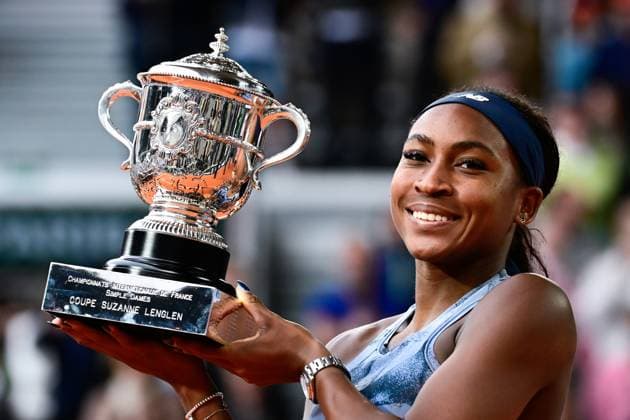 TENNIS : Roland Garros 2025 - Internationaux de France - 07 06 2025 correction iptc Coco Gauff ( USA ) celebrates with the trophy during the 2025 French Open at Roland Garros on Juin 07 , 2025 in Paris, France. ( Photo Dante Badano PSNewz ) - ParisFrance  Copyright: xx