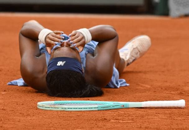 Roland Garros 2025, Grand Slam Tennis, Ladies Final, Paris, France, 6th June 2025 Coco Gauff (USA) celebrates winning the 2025 French Open Tennis Grand Slam Ladies Final at Roland Garros beating Aryna Sabalenka Paris Roland Garros Paris FRA, UK NEWSPAPERS OUT Copyright: xRogerxParkerx
