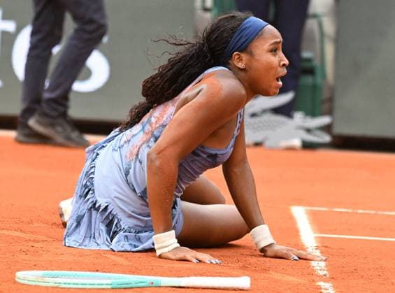 Roland Garros 2025, Grand Slam Tennis, Ladies Final, Paris, France, 6th June 2025 Coco Gauff (USA) celebrates winning the 2025 French Open Tennis Grand Slam Ladies Final at Roland Garros beating Aryna Sabalenka Paris Roland Garros Paris FRA, UK NEWSPAPERS OUT Copyright: xRogerxParkerx