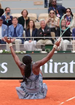 Coco Gauff cheers after the victory and falls on the floor, cheers, joy, emotion Tennis French Open 2025 Roland Garros Paris France June 7, 2025 Copyright: xJuergenxHasenkopfx