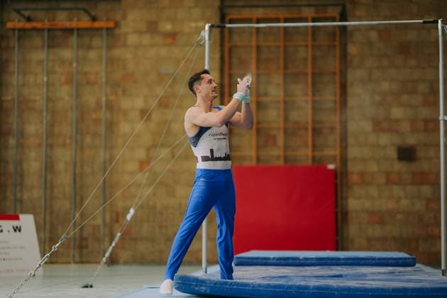 Andreas Toba TV Schwaebisch Gmuend Wetzgau thanks the fans after the high bar, TV Schwaebisch Gmuend Wetzgau vs TuS Vinnhorst, Gymnastics, 1 Bundesliga, 3 Wettkampftag, Saison 2025, 07 06 2025, TV Schwaebisch Gmuend Wetzgau vs TuS Vinnhorst, Gymnastics, 1 Bundesliga, 3 Wettkampftag, Saison 2025, 07 06 2025 Schwaebisch Gmünd Copyright: xEibner-Pressefoto LarsxNeumannx EP_LNN