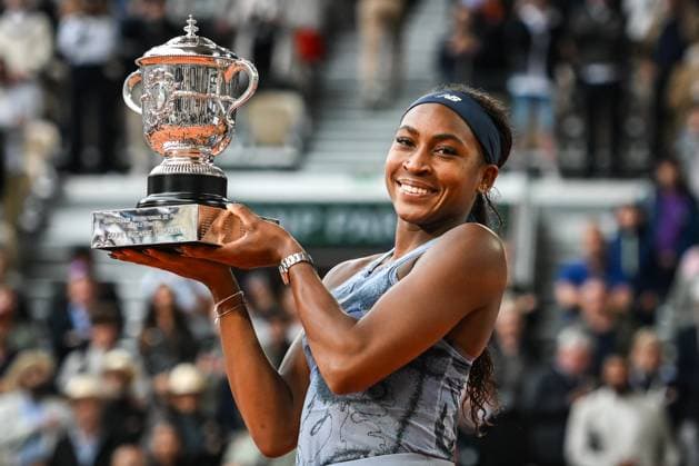 June 7, 2025, Paris, France, France: Coco GAUFF of United States celebrates his victory with the trophy during the fourteenth day of Roland-Garros 2025, French Open 2025, Grand Slam tennis tournament at Roland-Garros Stadium on June 07, 2025 in Paris, France. Paris France - ZUMAm308 20250607_zsp_m308_028 Copyright: xMatthieuxMirvillex