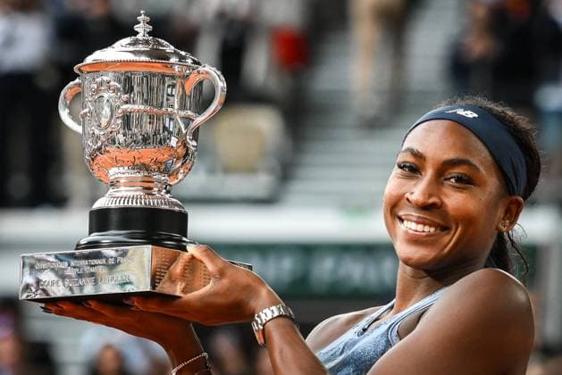 June 7, 2025, Paris, France, France: Coco GAUFF of United States celebrates his victory with the trophy during the fourteenth day of Roland-Garros 2025, French Open 2025, Grand Slam tennis tournament at Roland-Garros Stadium on June 07, 2025 in Paris, France. Paris France - ZUMAm308 20250607_zsp_m308_029 Copyright: xMatthieuxMirvillex