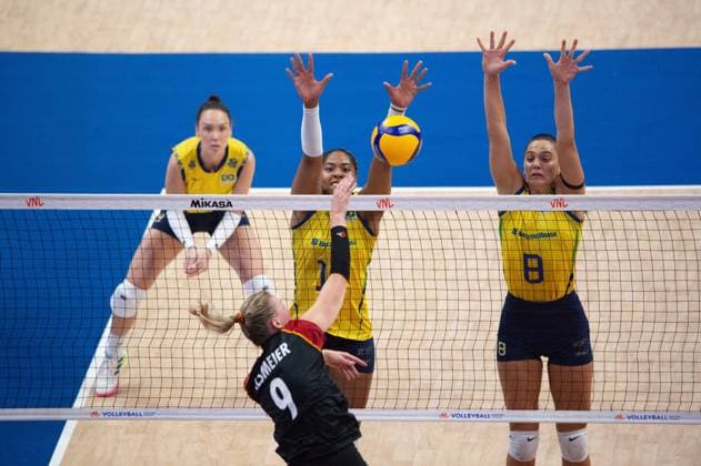Germany vs Brazil RIO DE JANEIRO, RJ - 07.06.2025: GERMANY VS BRAZIL - Lina Alsmeier (GER), Julia Kudiess (BRA), during a match valid for the Volleyball Nations League (VNL), held on June 7, 2025, at the Maracanazinho gym, in Rio de Janeiro, RJ, Brazil. (Photo: Renato Assis Fotoarena) x2750418x  RenatoxAssis