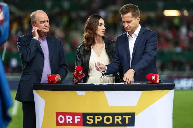 SOCCER - FIFA WC quali, AUT vs ROU VIENNA,AUSTRIA,07.JUN.25 - SOCCER - FIFA World Cup, WM, Weltmeisterschaft, Fussball 2026, European Qualifiers, group stage, OEFB international match, Länderspiel, Nationalmannschaft Austria vs Romania. Image shows Herbert Prohaska, Viktoria Schnaderbeck and Oliver Polzer (ORF). GEPAxpictures xArminxRauthner