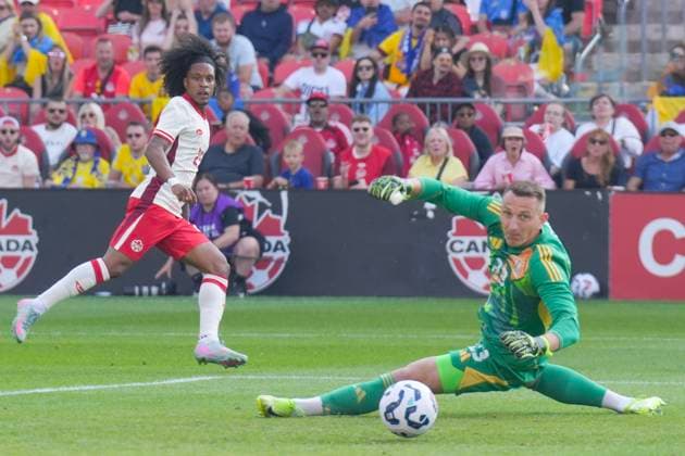 June 7, 2025, Toronto, On, CAN: Canada s Jayden Nelson sends a shot past Ukraine goalkeeper Dmytro Riznyk during second half Canadian Shield Tournament action, in Toronto, on Saturday, June 7, 2025. Jayden Nelson Dmytro Riznyk  - ZUMAc35_ 20250607_zaf_c35_094 Copyright: xChrisxYoungx