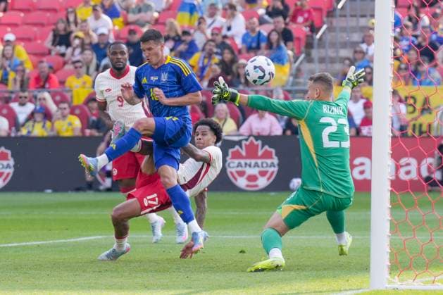 June 7, 2025, Toronto, On, CAN: Canada s Tajon Buchanan (17) scores past Ukraine goalkeeper Dmytro Riznyk Ukraine s Oleksandr Tymchyk defends during second half Canadian Shield Tournament action, in Toronto, on Saturday, June 7, 2025. Tajon Buchanan ; Dmytro Riznyk; Oleksandr Tymchyk  - ZUMAc35_ 20250607_zaf_c35_103 Copyright: xChrisxYoungx