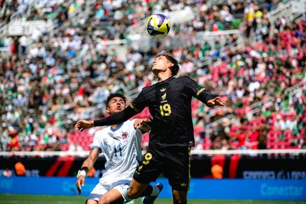 June 7, 2025, Sandy, Utah, USA: JESUS OROZCO (19) heads the ball during a match against Switzerland. Mexico hosted Switzerland at Rice-Eccles Stadium in Salt Lake City, Utah, as part of the MexTour. Sandy USA - ZUMAi207 20250607_zsp_i207_007 Copyright: xAbramxImanx