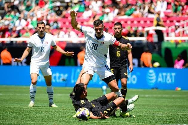 June 7, 2025, Sandy, Utah, USA: GRANIT XHAKA (10) commits a foul in a match against Mexico. Mexico hosted Switzerland at Rice-Eccles Stadium in Salt Lake City, Utah, as part of the MexTour. Sandy USA - ZUMAi207 20250607_zsp_i207_001 Copyright: xAbramxImanx
