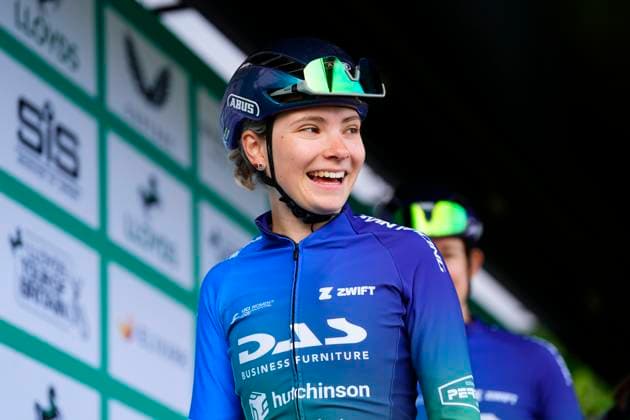 2025 Lloyds Tour of Britain Women Picture by Olly Hassell SWpix.com - 08 06 2025 - Cycling - UCI Women s World Tour - 2025 Lloyds Tour of Britain Women - Stage 4: The Glasgow Stage - Morven Yeoman (DAS - Hutchinson) Copyright: x xSWpix.comx(t axPhotographyxHubxLtd)xOllyxHassell SWpix.comx SWP-2944-0231