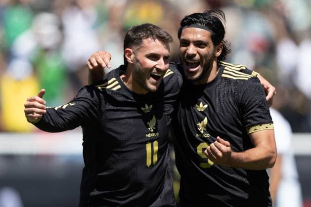 Santiago Giménez (L) and Raúl Jiménez of Mexico celebrate a goal during a friendly match between Mexico and Switzerland at Rice-Eccles Stadium in Salt Lake City, United States, 07 June 2025. Soccer Friendly: Mexico - Switzerland !ACHTUNG: NUR REDAKTIONELLE NUTZUNG!  Copyright: xCARLOSxRAMÍREZx AME4192 0821786831st