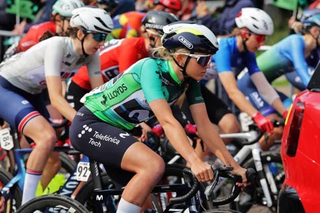 2025 Lloyds Tour of Britain Women Picture by Alex Whitehead SWpix.com - 08 06 2025 - Cycling - UCI Women s World Tour - 2025 Lloyds Tour of Britain Women - Stage 4: The Glasgow Stage - Cat Ferguson (Movistar Team) Copyright: x xSWpix.comx(t axPhotographyxHubxLtd)xAlexxWhitehead SWpix.comx SWP-2944-0272