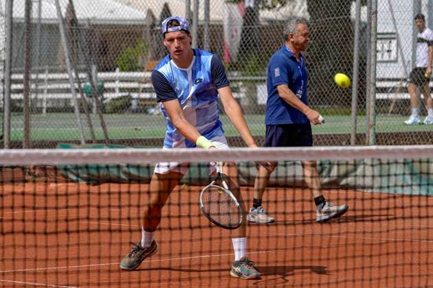 TENNIS : Open Sopra Steria - Lyon Villeurbanne 08 06 2025 Arthur Cazaux Ã l Ã chauffement lors du tournoi de tennis ATP, Tennis Herren Challenger Tour, Open Sopra Steria Ã Lyon-Villeurbanne, le 09 06 2025. Photo Sandrine Thesillat PsNewZ VilleurbanneFrance  Copyright: xSandrinexTHESILLATx