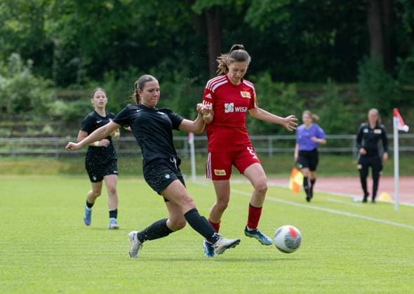 Soccer, 2 Women, Season 2024 2025, BFV Pokal Polytan Pokal Final , 1 FC Union Berlin U23 FC Viktoria 89 U20, f l Ronja Grubba Viktoria U20 , Louisa Kähler 1 FC Union II , 08 06 2025, Copyright: xMatthiasxKochx