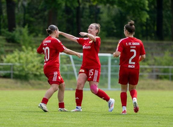 Soccer, 2 Women, Season 2024 2025, BFV Pokal Polytan Pokal Final , 1 FC Union Berlin U23 FC Viktoria 89 U20, f l Lina Krauss 1 FC Union II , Annika Mahlau 1 FC Union II , Latoya Maxine Bach 1 FC Union II , Cheering after goal to 1 0, 08 06 2025, Copyright: xMatthiasxKochx