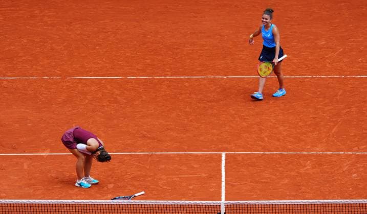 Jasmine Paolini and Sara Errani celebrate winning the Ladies Doubles title French Open Tennis, Day Fifteen, Tennis, Roland Garros, Paris, France - 08 Jun 2025 EDITORIAL USE ONLY No use with unauthorised audio, video, data, fixture lists, club league logos or live services. Online in-match use limited to 120 images, no video emulation. No use in betting, games or single club league player publications. Copyright: xJavierxGarcia Shutterstockx 15346224f