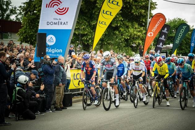 CRITERIUM DU DAUPHINE , DOMERAT PHOTOPQR LA MONTAGNE SALESSE Florian ; ; 08 06 2025 ; CRITERIUM DU DAUPHINE , DOMERAT le 08 06 25 depart depuis DOMERAT photo florian salesse SPORTS CYCLISME France  Copyright: xPHOTOPQR LAxMONTAGNE MAXPPPxSALESSExFlorianx 20250608LMT6168 0821812768st